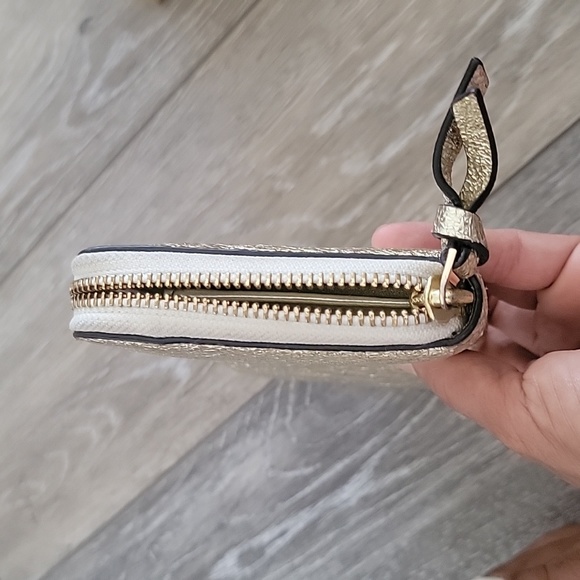 Wallet - Picture 5 of 5